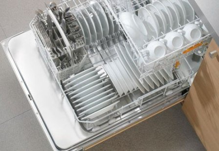 Máy có 5 chế độ rửa giúp bát đĩa nhà bạn luôn sạch tinh tươm mà vô cùng an toàn vệ sinh