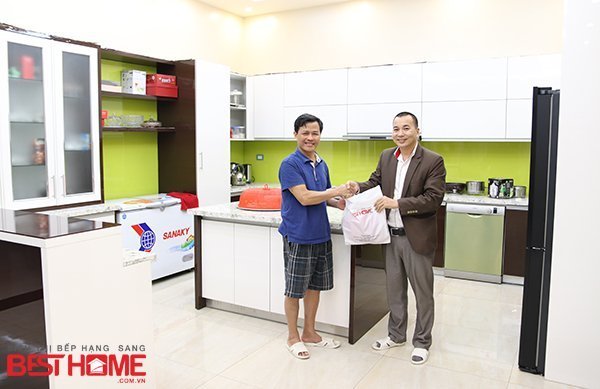 Tủ bếp gỗ Acrylic – Tri ân khách hàng và bảo trì công trình tủ bếp nhà anh Khánh – Phú Thọ